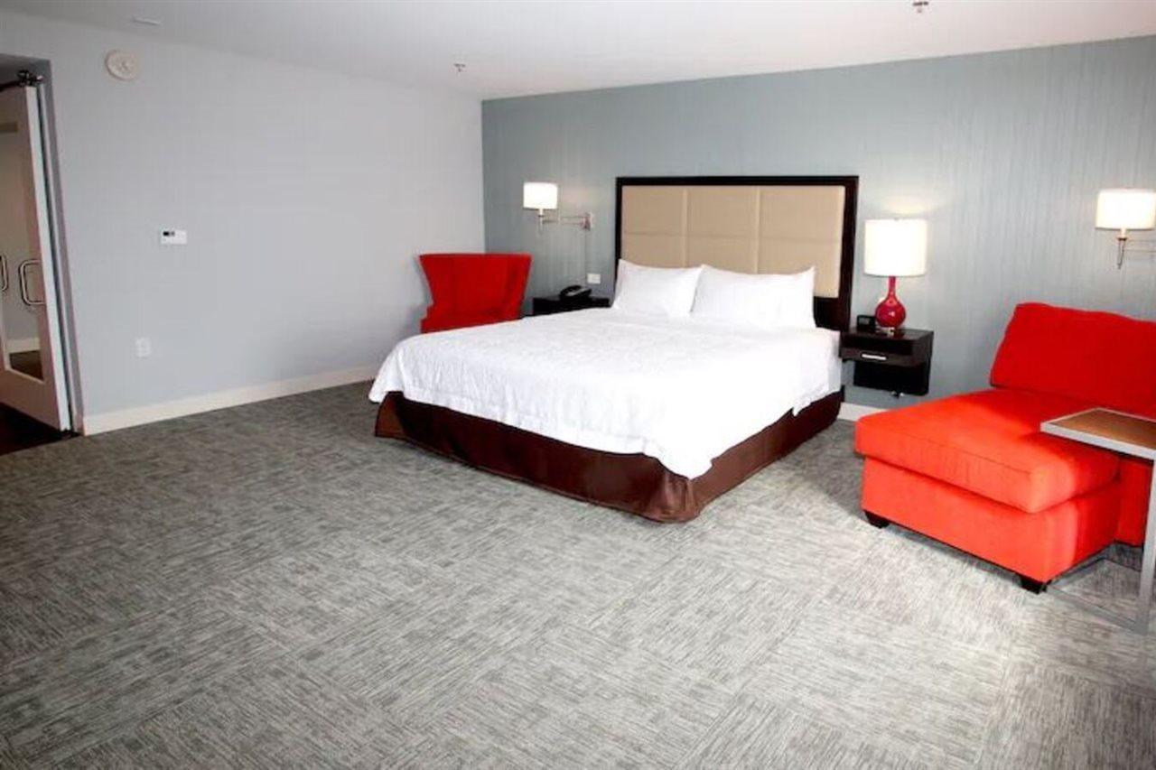 Hampton Inn- Саффолк Екстер'єр фото