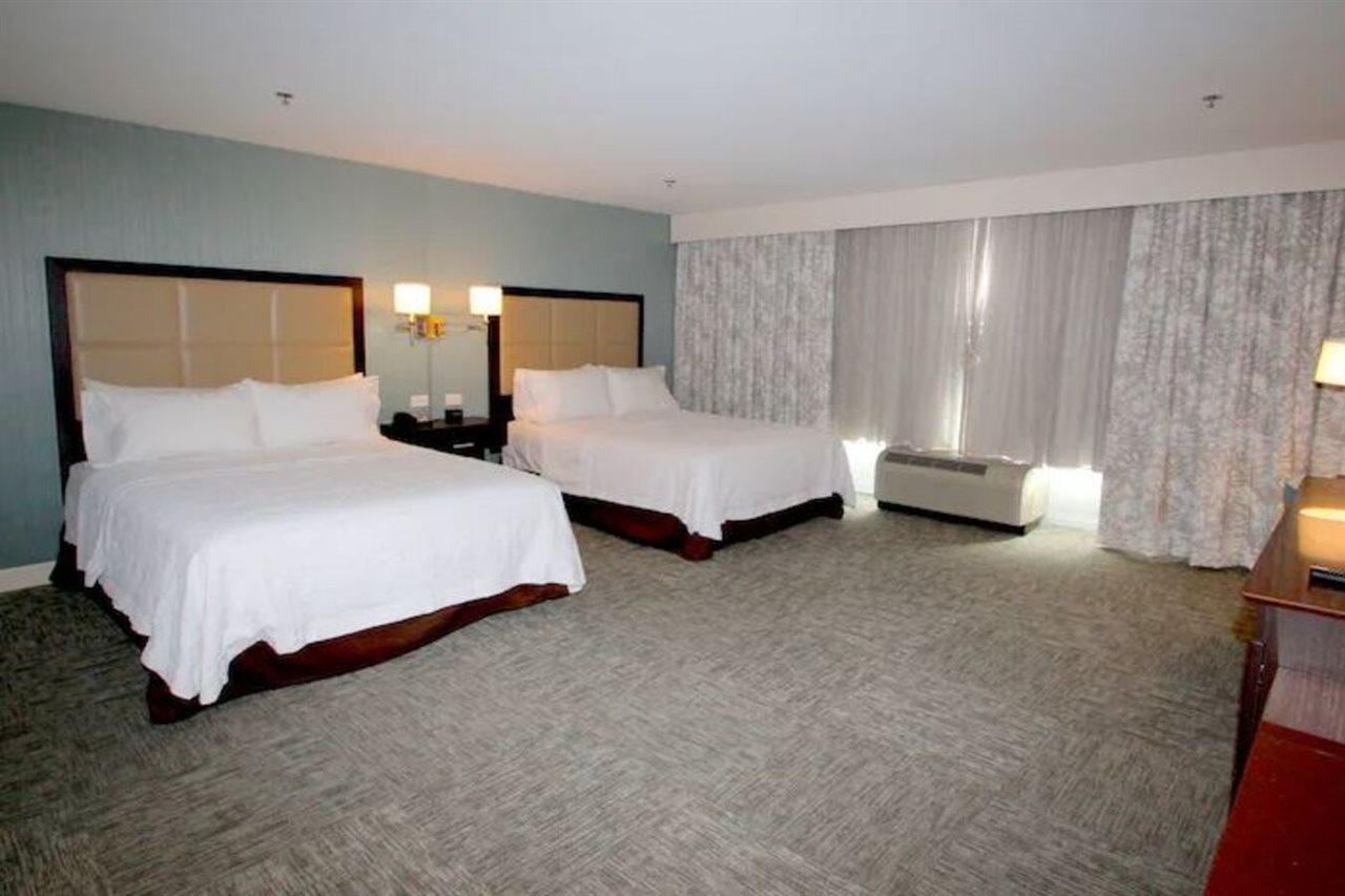 Hampton Inn- Саффолк Екстер'єр фото